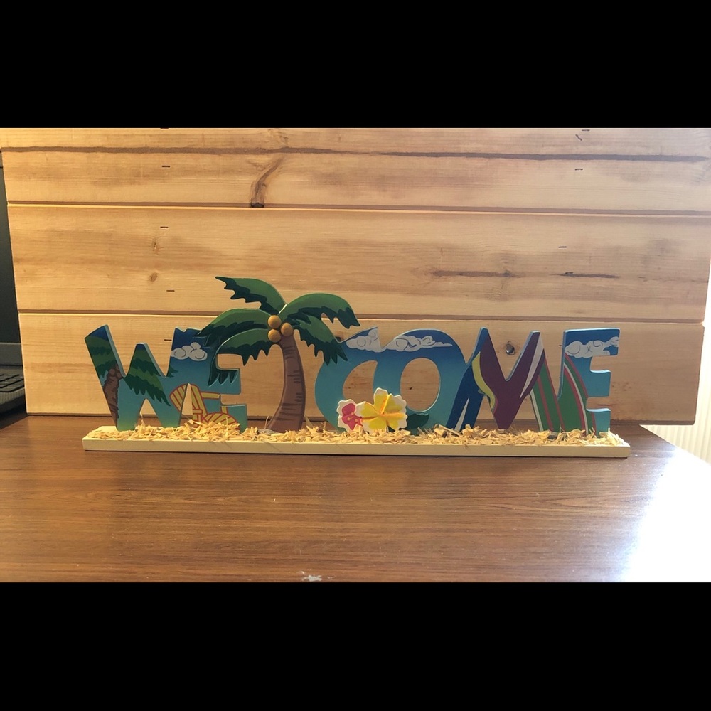 Tropical Welcome accent